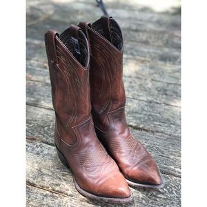 Frye Billy Pull On Boot Women’s size 8-1/2 Brown